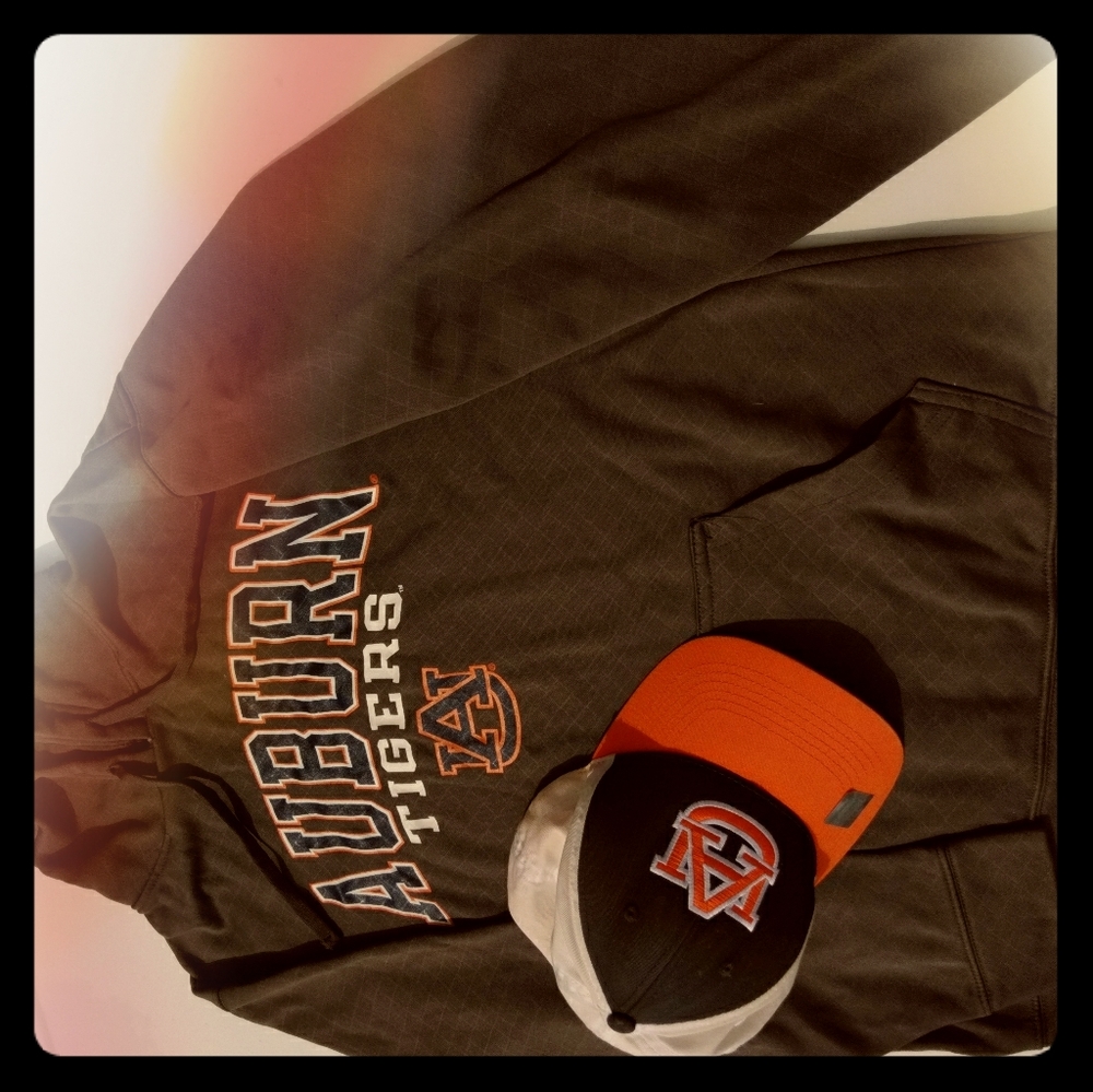 Auburn Tigers Pullover Hoodie and Hat Combo Mens